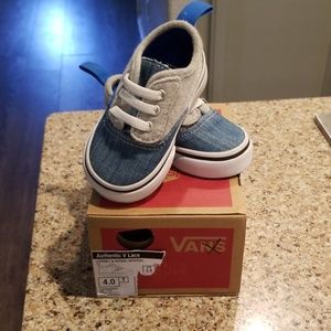 Baby Van's size 4